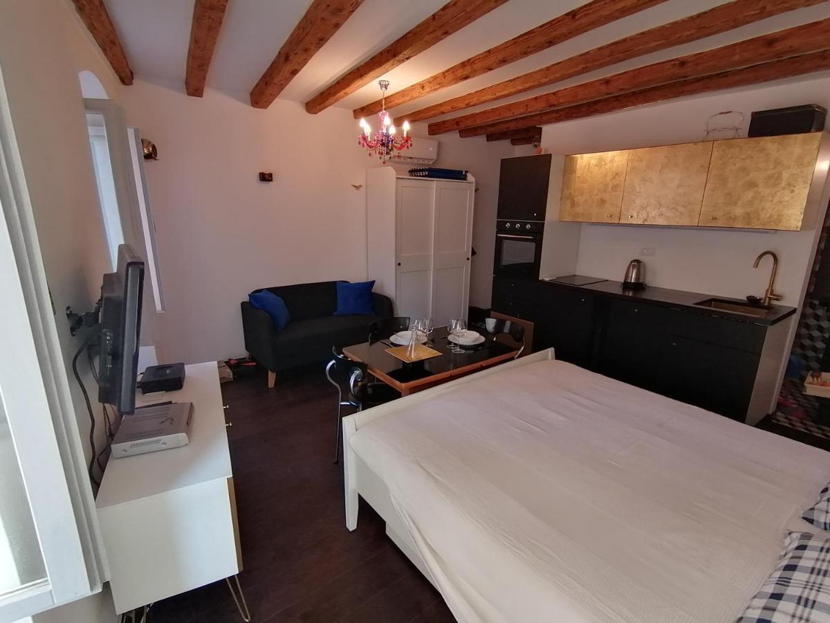 Glamour Apartment Sea View Rovinj Bagian luar foto