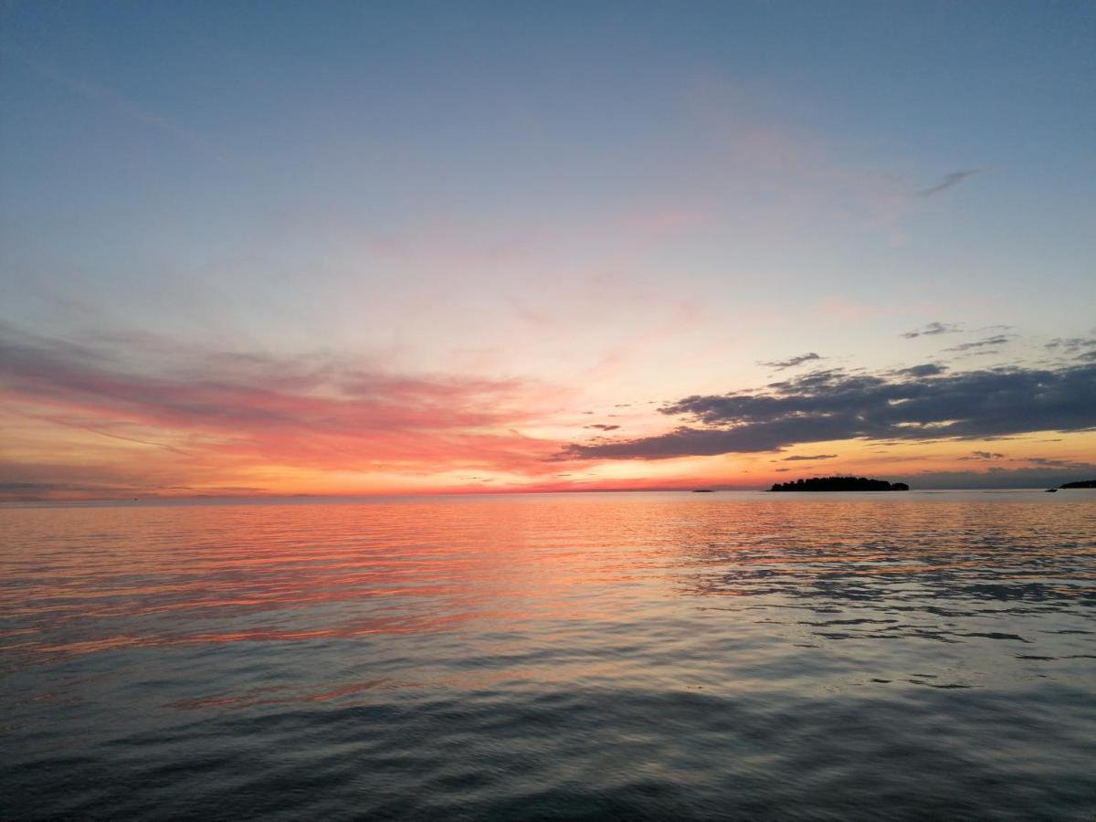 Glamour Apartment Sea View Rovinj Bagian luar foto